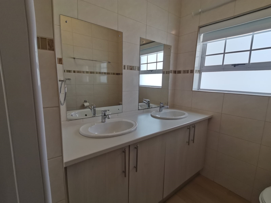 2 Bedroom Property for Sale in Heiderand Western Cape